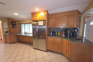 8 Matthew Rd, East Hartford, CT 06108 - Photo 10