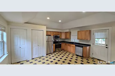 154 Washington Street #1b, Norwich, CT 06360 - Photo 1
