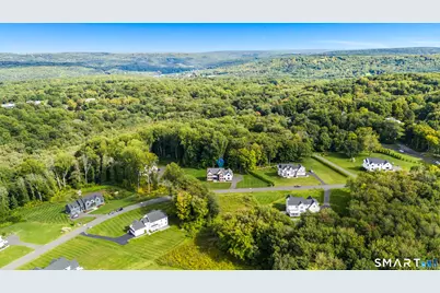 8 Holly Lane, Newtown, CT 06470 - Photo 8