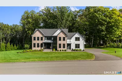8 Holly Lane, Newtown, CT 06470 - Photo 2
