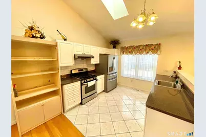 65 Olde Elm Close, Milford, CT 06460 - Photo 4