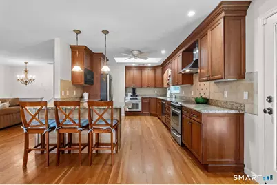 10 Grumman Avenue, Norwalk, CT 06851 - Photo 6