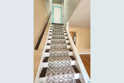 20 Victoria Road, Manchester, CT 06040 - Photo 14