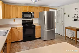 32 Tower Hill Lake Rd, Deep River, CT 06417 - Photo 8
