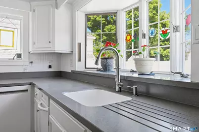 10 Lawncrest Road, Danbury, CT 06810 - Photo 10