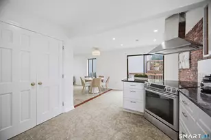 33 Colonial Rd, Stamford, CT 06906 - Photo 10