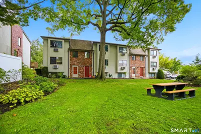 33 Colonial Road #4, Stamford, CT 06906 - Photo 2