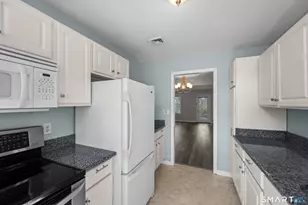 372 Meridian St Ext, Groton, CT 06340 - Photo 12