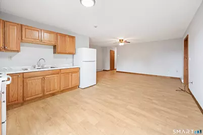 180 North Cherry Street #13, Wallingford, CT 06492 - Photo 4