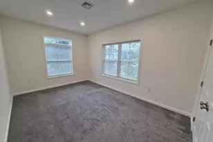 35 W Main St, Southington, CT 06479 - Photo 2