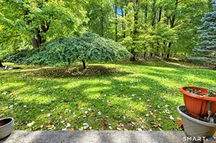 401 Swanson Crescent, Milford, CT 06461 - Photo 4