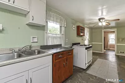94 Robart Street, West Haven, CT 06516 - Photo 18