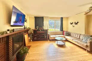 406 Lakeside Dr, Bridgeport, CT 06606 - Photo 2