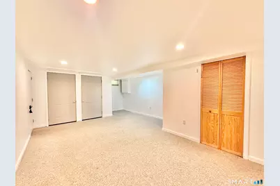 406 Lakeside Drive, Bridgeport, CT 06606 - Photo 10