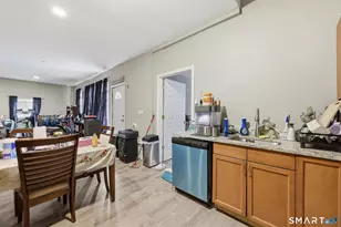 118 Columbia St, Meriden, CT 06451 - Photo 32