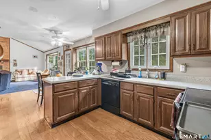 11 Redwood Cir, Shelton, CT 06484 - Photo 4