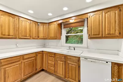 47 Baldwin Road, Manchester, CT 06042 - Photo 6