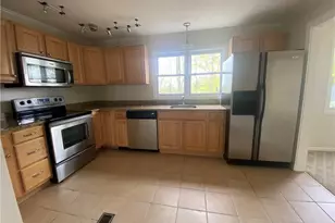 372 Anton Dr, Bridgeport, CT 06606 - Photo 18