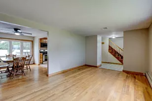 160 Mohawk Dr, East Hartford, CT 06108 - Photo 10