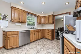 51 Meadow Park Dr, Milford, CT 06461 - Photo 16