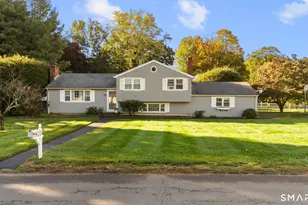 2 Surrey Dr, North Haven, CT 06473 - Photo 2