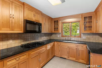 83 Richmond Lane, West Hartford, CT 06117 - Photo 12