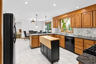 85 Village Ln, Windsor, CT 06095 - Photo 10