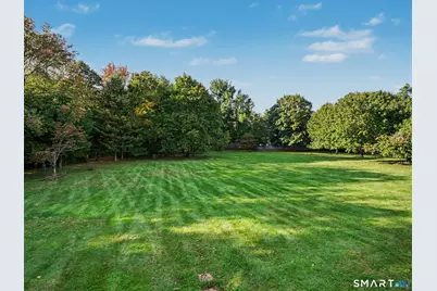 7 Clearview Drive, Woodbridge, CT 06525 - Photo 2