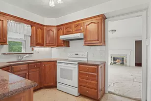 7 Clearview Dr, Woodbridge, CT 06525 - Photo 12