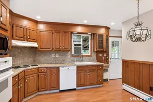 10 Horseshoe Dr, Danbury, CT 06811 - Photo 10