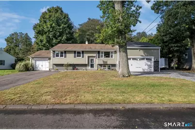 15 Carriage Drive, Clinton, CT 06413 - Photo 1