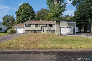 15 Carriage Dr, Clinton, CT 06413 - Photo 1