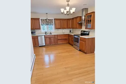 271 Vineyard Avenue, Newington, CT 06111 - Photo 2