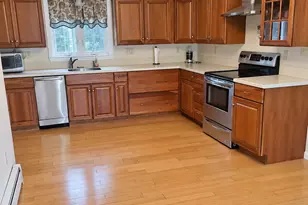 271 Vineyard Ave, Newington, CT 06111 - Photo 2