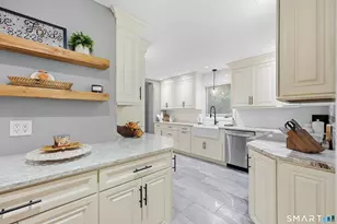 95 Moravia Rd, Avon, CT 06001 - Photo 6