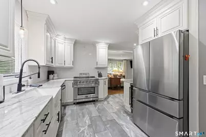 95 Moravia Road, Avon, CT 06001 - Photo 2