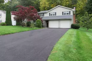 11 Franklin Cir, Newington, CT 06111 - Photo 1