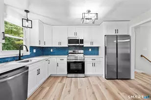 32 Woodhaven Dr, Burlington, CT 06013 - Photo 10