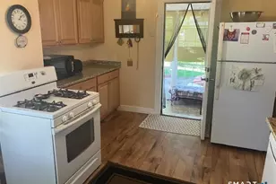 55 Pleasant St, Manchester, CT 06040 - Photo 6
