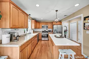 208 Debbie Dr, Meriden, CT 06451 - Photo 14