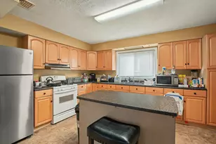 1720 Capitol Ave, Bridgeport, CT 06604 - Photo 10