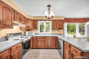 25 Briarwood Ln, Wallingford, CT 06492 - Photo 20