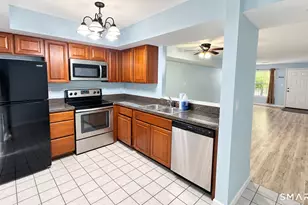 10 Manorwood Dr, Branford, CT 06405 - Photo 4