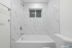 131 Columbia St, Bridgeport, CT 06604 - Photo 30