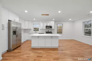 131 Columbia St, Bridgeport, CT 06604 - Photo 12