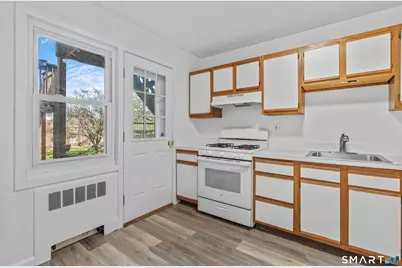 323 Hamilton Court #B, Stamford, CT 06902 - Photo 6