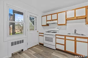 323 Hamilton Ct, Stamford, CT 06902 - Photo 6