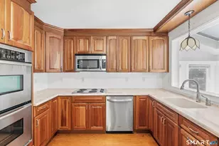9 Shirley Ln, New London, CT 06320 - Photo 16