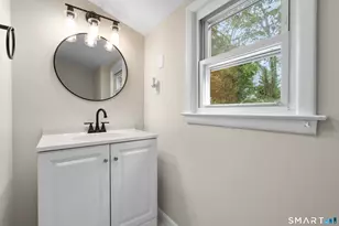329 Greenwood St, Bridgeport, CT 06606 - Photo 24