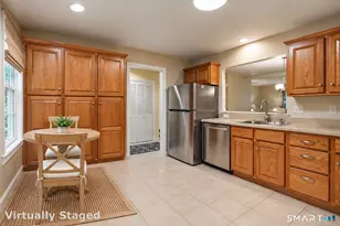 2 Hawthorne Ln, East Lyme, CT 06357 - Photo 12